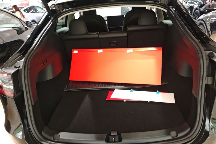 特斯拉 Model Y 2022款 后轮驱动版局部细节23