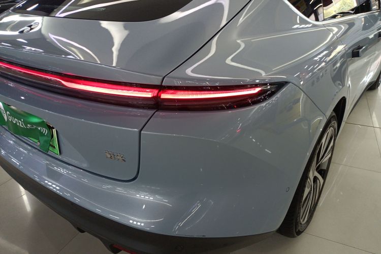 蔚来ET5 2024款 75kWh车身外观9