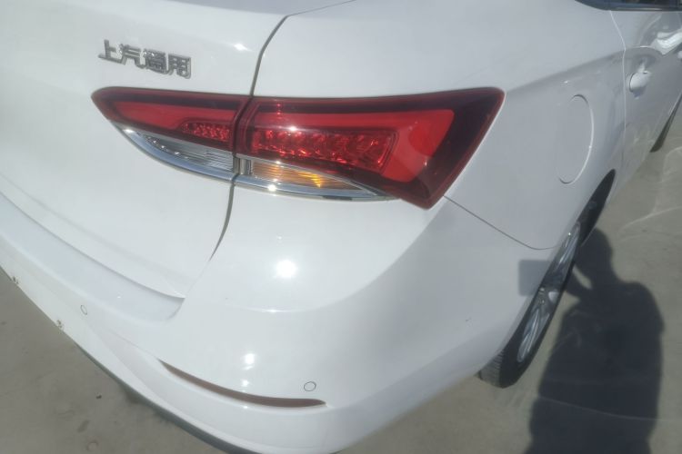 别克 英朗 2018款 15T 双离合精英型 国V车身外观9