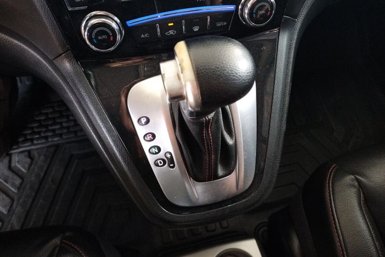 哈弗H6 2013款 升级版 2.4L 自动两驱精英型局部细节18