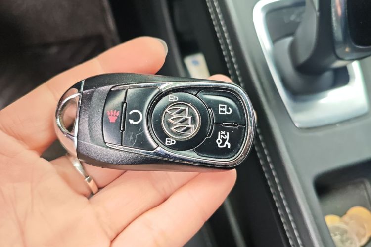 别克 君越 2020款 652T 豪华型中控内饰7001