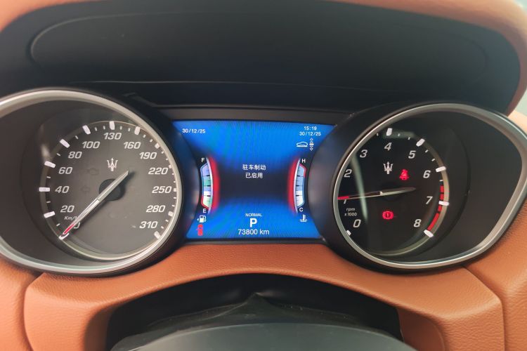 玛莎拉蒂 Levante 2019款 3.0T 标准版 国V中控内饰14