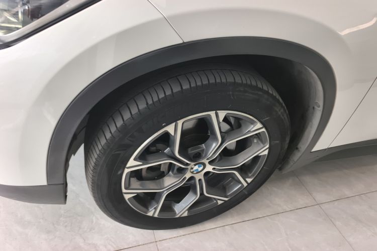 宝马X1 2021款 改款 sDrive25Li 领先型车身外观6007