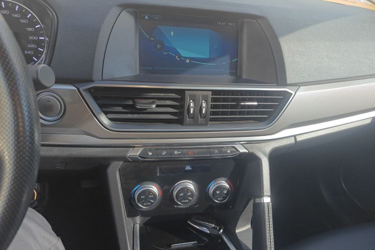 哈弗H6 2018款 红标 运动版 1.5T 自动两驱精英型中控内饰16