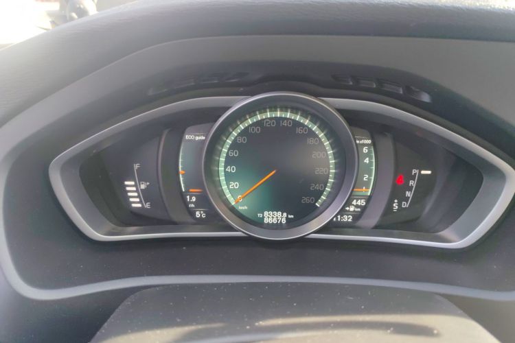 沃尔沃V40 2019款 T3 智逸版中控内饰14