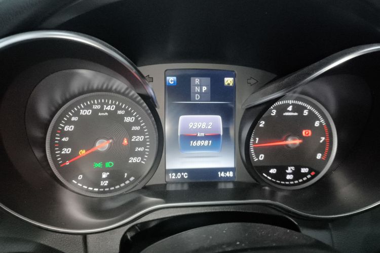 奔驰C级 2018款 C 200 运动版中控内饰14