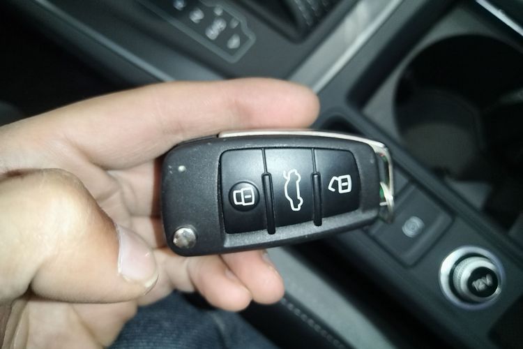 奥迪Q3 2024款 40 TFSI 时尚动感型中控内饰11