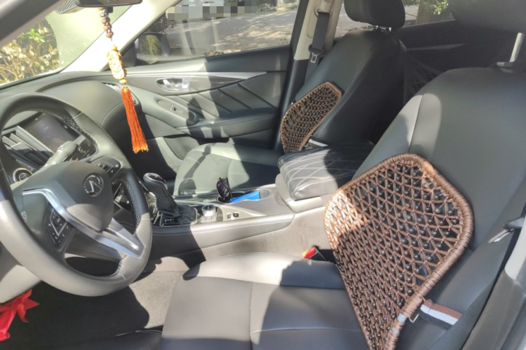 英菲尼迪Q50L 2022款 2.0T 舒适版中控内饰19