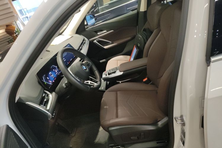 宝马X1 2023款 sDrive25Li M运动套装中控内饰19