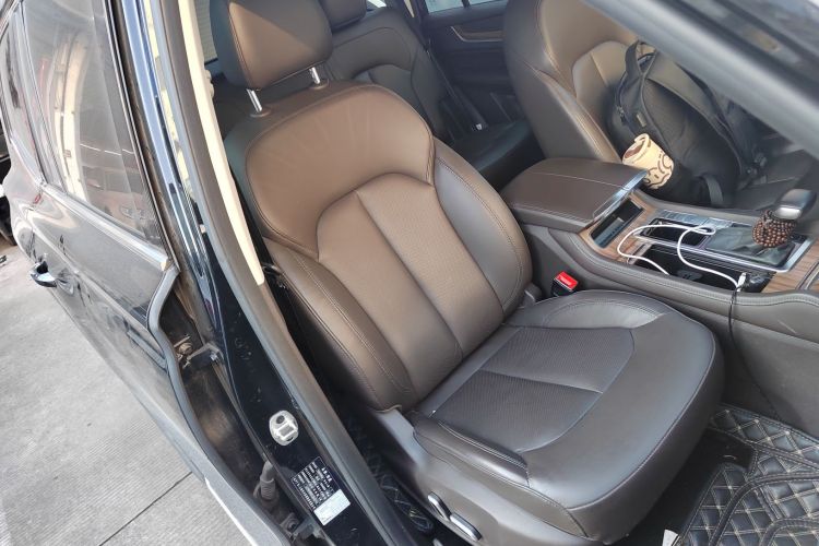 荣威RX8 2019款 30T 智联网两驱超群旗舰版局部细节41