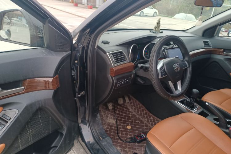 北汽威旺S50 2016款 1.5T 手动欢动精英型中控内饰20