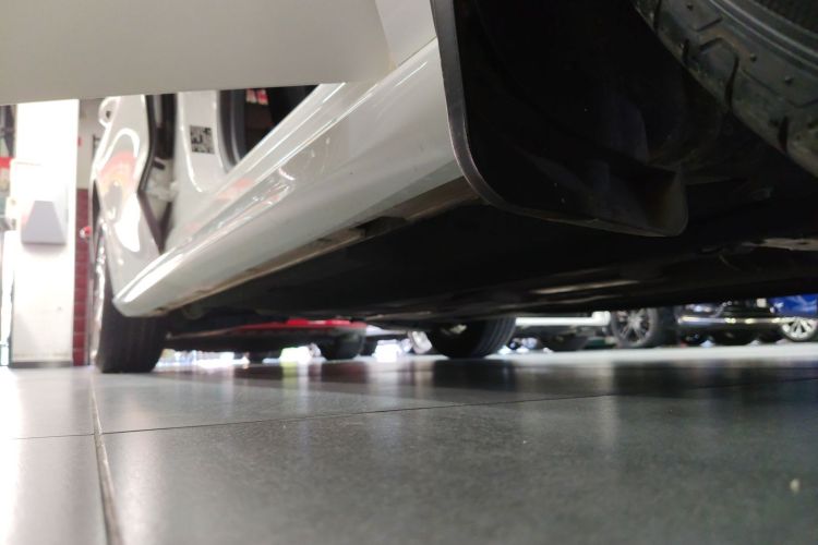 福特 福克斯 2021款 两厢 EcoBoost 180 自动锋潮型局部细节9001