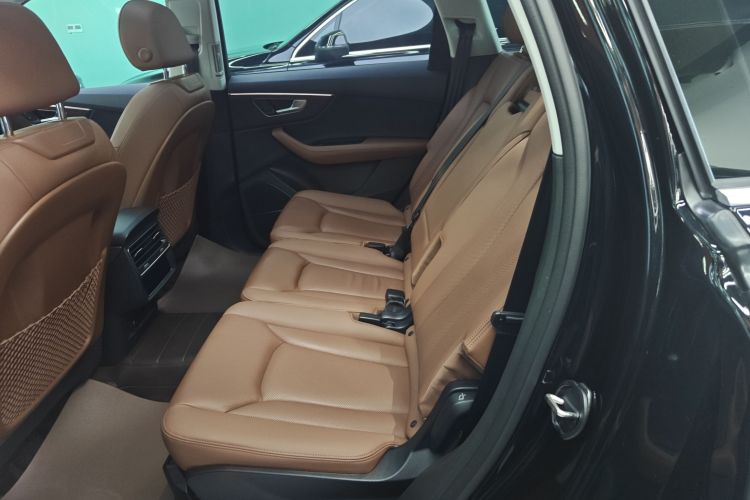 奥迪Q7 2023款 55 TFSI quattro S line运动型中控内饰21