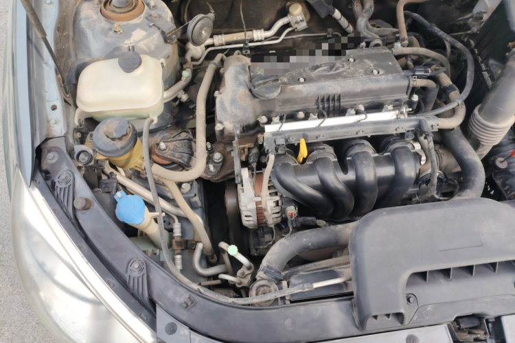 现代 悦动 2011款 1.6L 自动豪华型局部细节9006