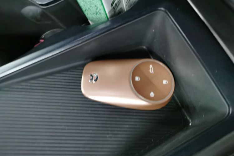 蔚来ES6 2020款 610KM 性能版中控内饰7001