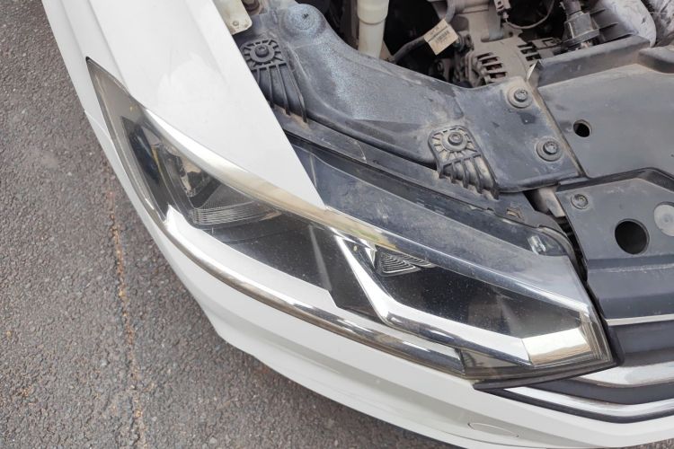 大众 宝来 2017款 1.6L 自动时尚型车身外观8