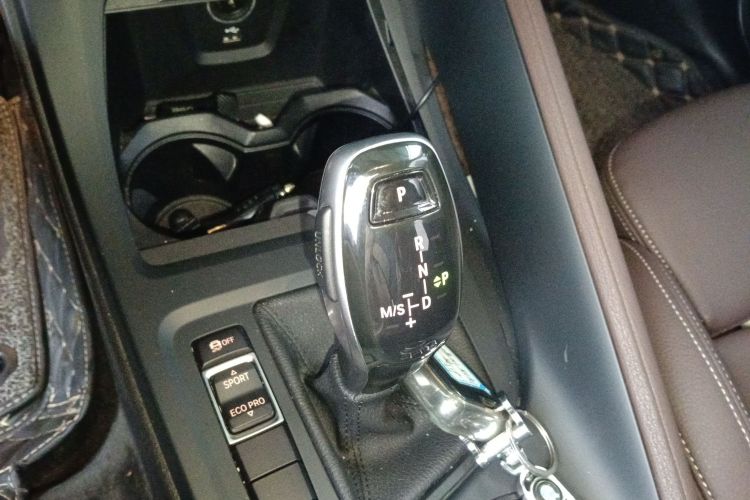 宝马X1 2021款 改款 sDrive20Li 时尚型中控内饰18