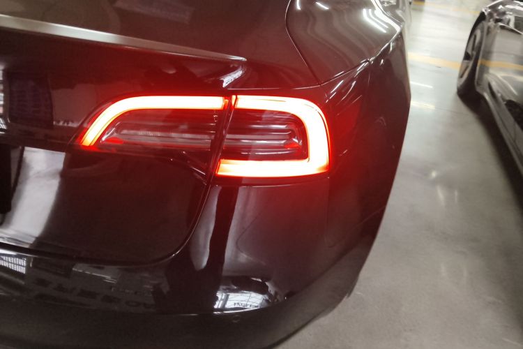 特斯拉 Model 3 2022款 Performance高性能全轮驱动版车身外观6006