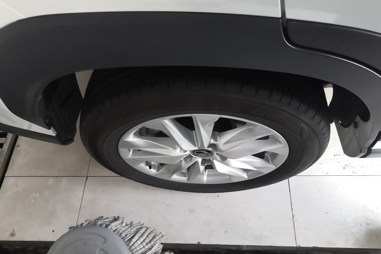 丰田 卡罗拉锐放 2023款 2.0L 先锋版车身外观6008