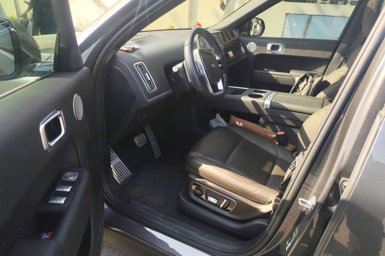 理想汽车 理想L8 2023款 Pro中控内饰20