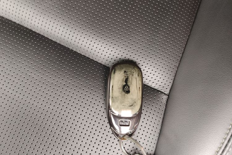 理想汽车 理想ONE 2021款 增程6座版中控内饰11