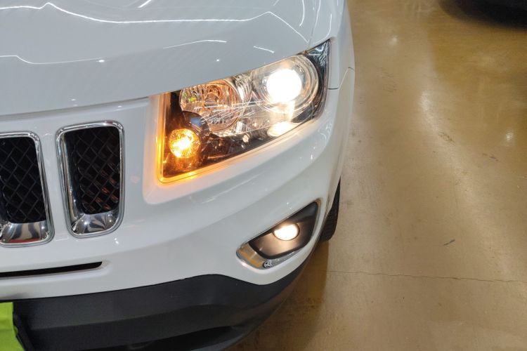 Jeep 指南者(进口) 2014款 改款 2.4L 四驱舒适版局部细节36