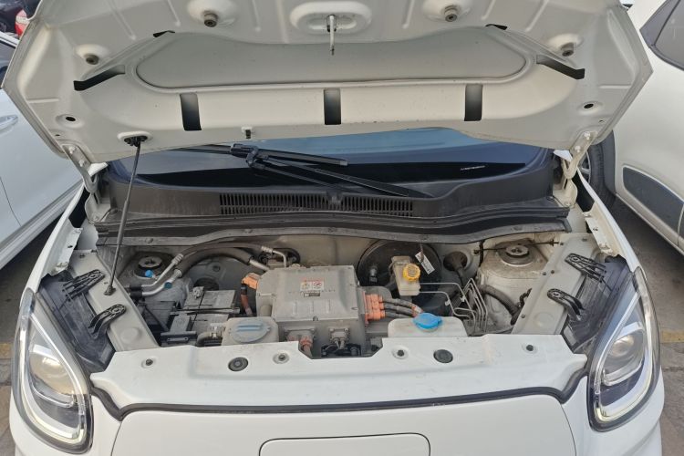 零跑汽车 零跑T03 2021款 400轻享版 磷酸铁锂机舱底盘24