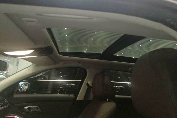 宝马3系 2023款 325Li xDrive M运动套装局部细节22