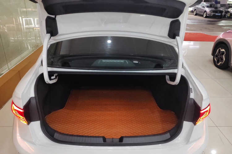 大众 速腾 2024款 200TSI DSG飞越版机舱底盘23