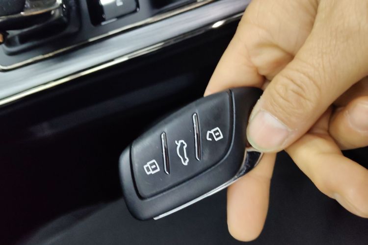 荣威RX5 2021款 PLUS 330TGI 自动国潮智臻版中控内饰11