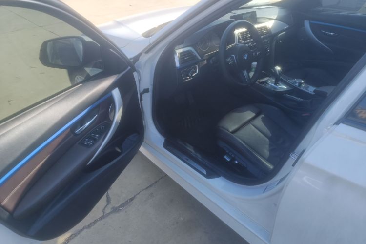 宝马3系 2019款 320i M运动套装中控内饰7003