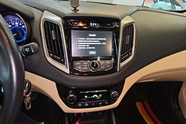 长安 逸动 2016款 1.6L 自动风尚型中控内饰16
