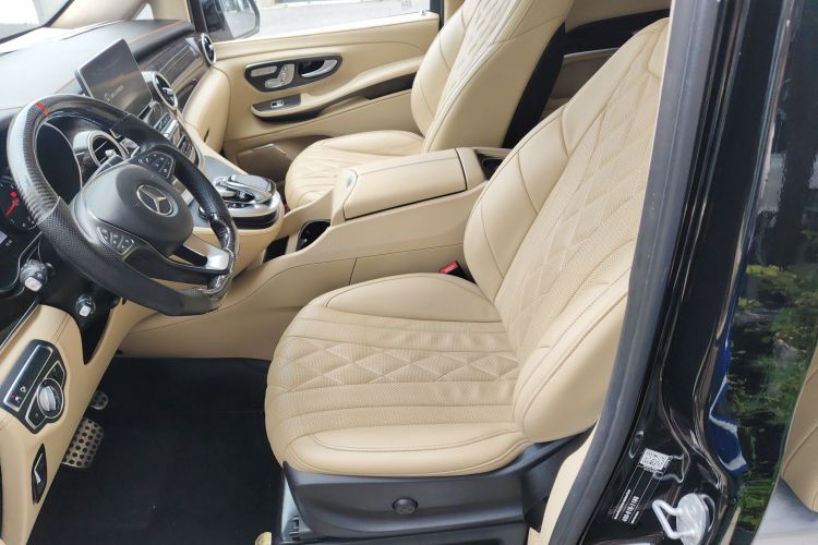 奔驰V级 2018款 V 260 L 尊贵加长版 国VI局部细节19