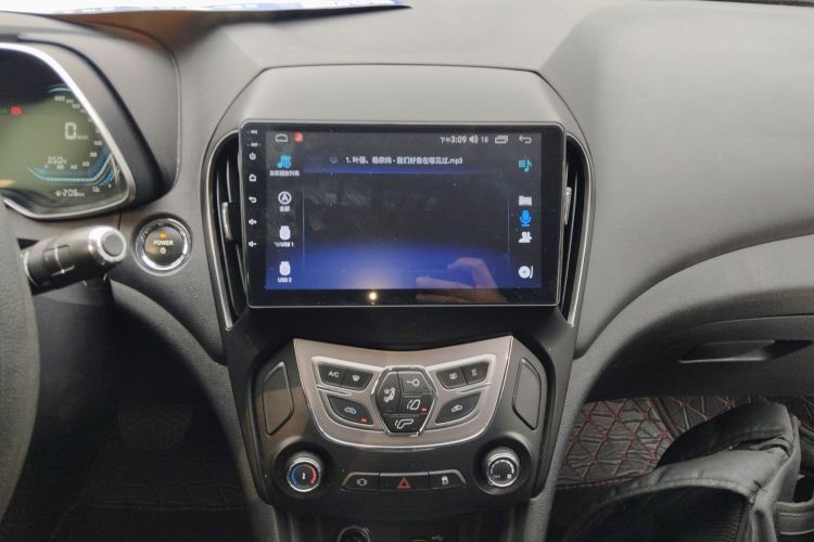 奇瑞新能源 艾瑞泽e 2020款 出行版plus中控内饰16