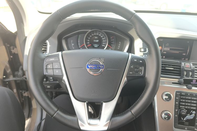 沃尔沃XC60 2017款 T5 智进升级版中控内饰13