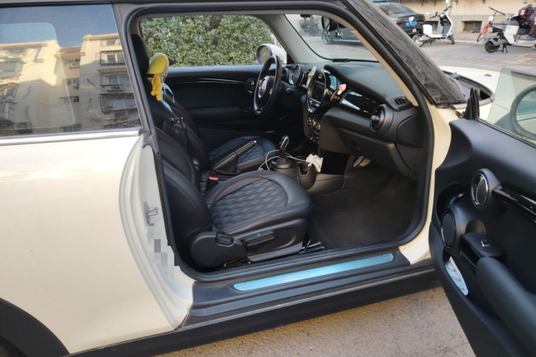 MINI 2018款 1.5T ONE PLUS中控内饰21