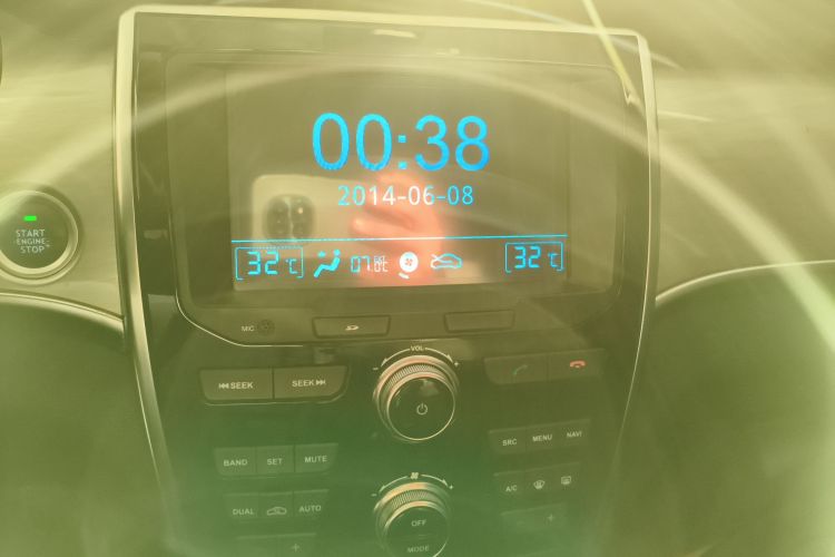 哈弗H2 2017款 红标 1.5T 手动两驱豪华型中控内饰16