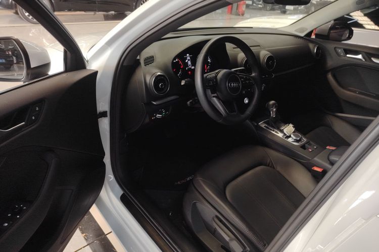 奥迪A3 2020款 改款 Limousine 35 TFSI 进取型 国VI中控内饰19