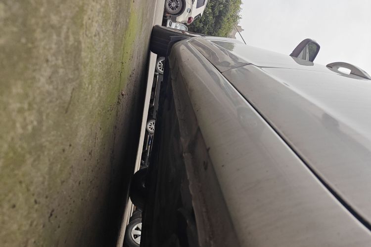 福特 福克斯 2013款 两厢经典 1.8L 自动基本型机舱底盘30