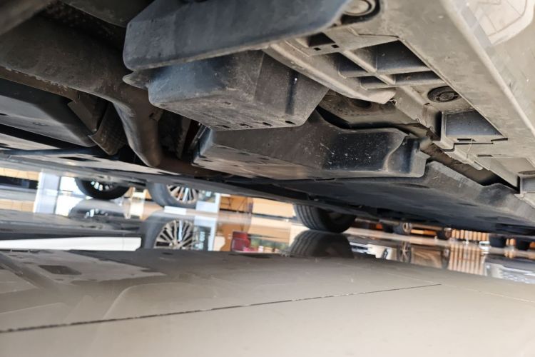 雷克萨斯ES 2021款 300h 行政版局部细节9002