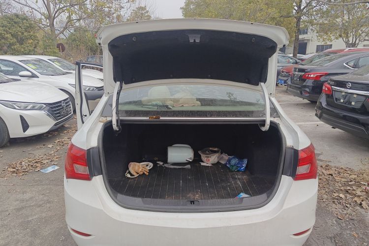 别克 英朗 2015款 15N 自动进取型机舱底盘23