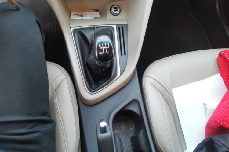 别克 英朗 2017款 15N 手动精英型中控内饰18