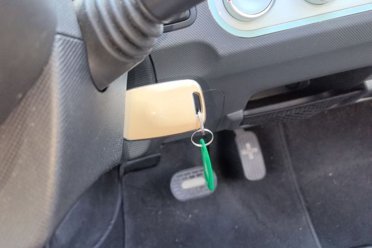 五菱汽车 宏光MINIEV 2021款 马卡龙臻享款 磷酸铁锂中控内饰7001