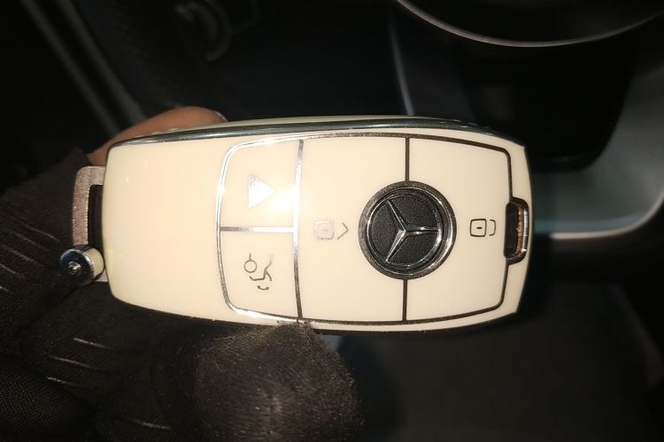 奔驰C级 2020款 改款 C 200 L 时尚型运动版中控内饰7001