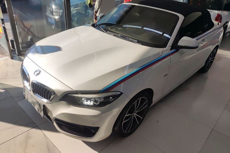 宝马2系(进口) 2018款 220i 敞篷轿跑车 运动设计套装车身外观1