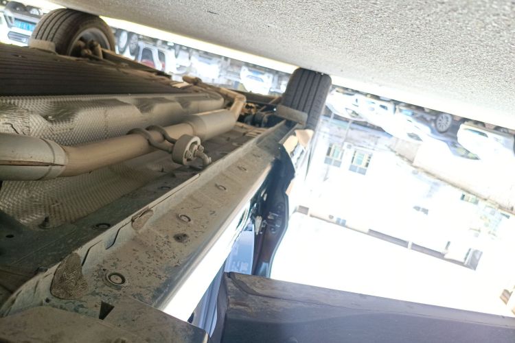 蓝电E5 PLUS 2025款 120km 标准旅行定制版 7座局部细节9001