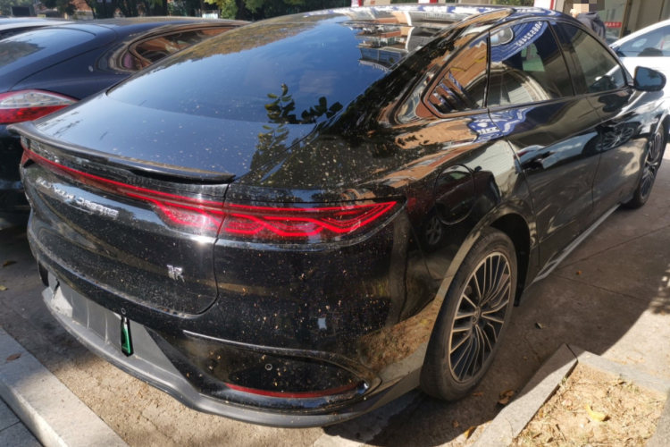 比亚迪 汉 2022款 DM-i 121KM 尊荣型车身外观7