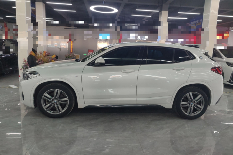 宝马X2 2021款 sDrive25i 领先型M运动套装车身外观4