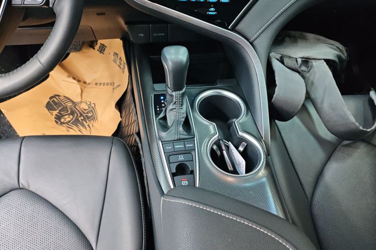 丰田 凯美瑞 2021款 2.5S 锋尚版中控内饰18