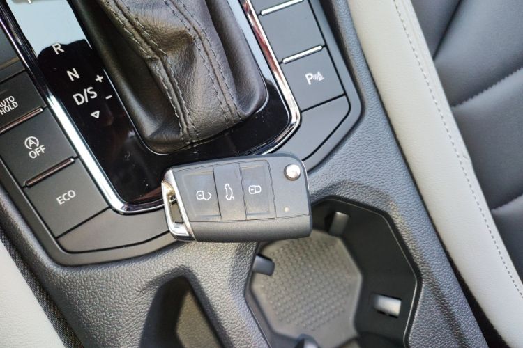 大众 宝来 2024款 300TSI DSG尊行版中控内饰7001